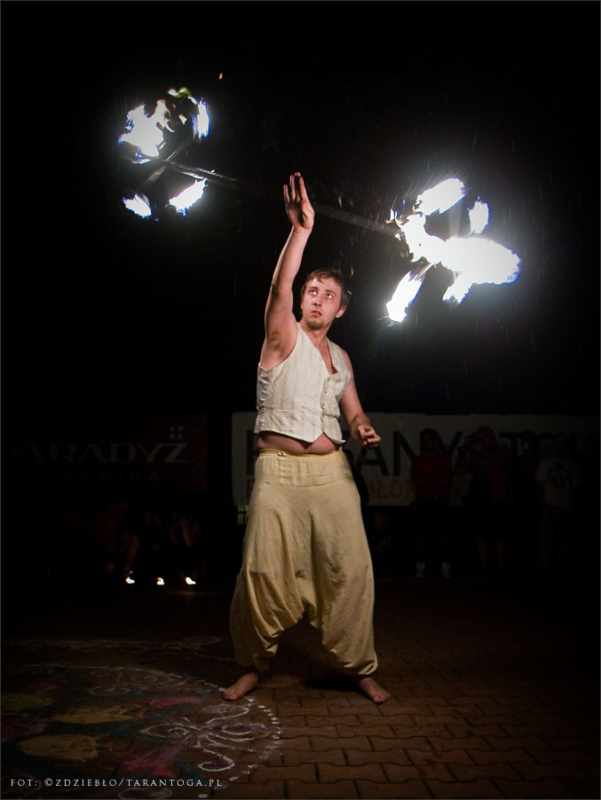 różanystok 2012 fireshow czupakabra