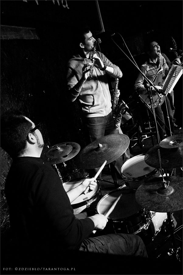 Tomi Simatupang & Zjawy